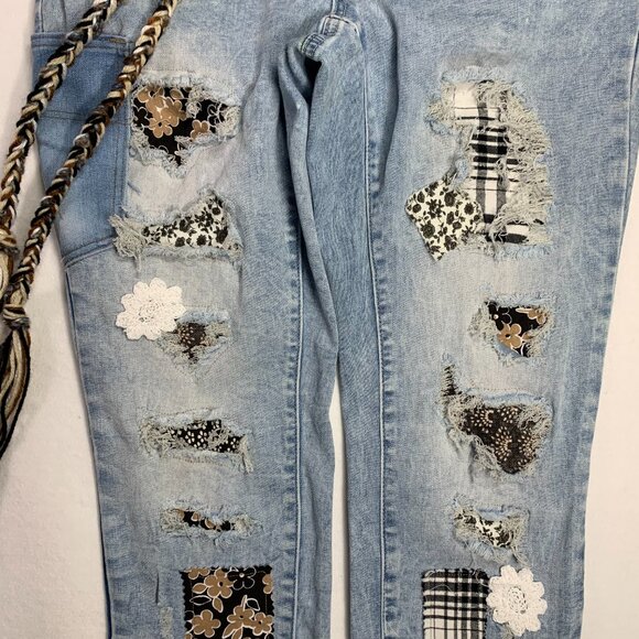 Hot Kiss Skinny Jeans Boho Black White Patched Distressed Light Denim Size 14 - Picture 6 of 12